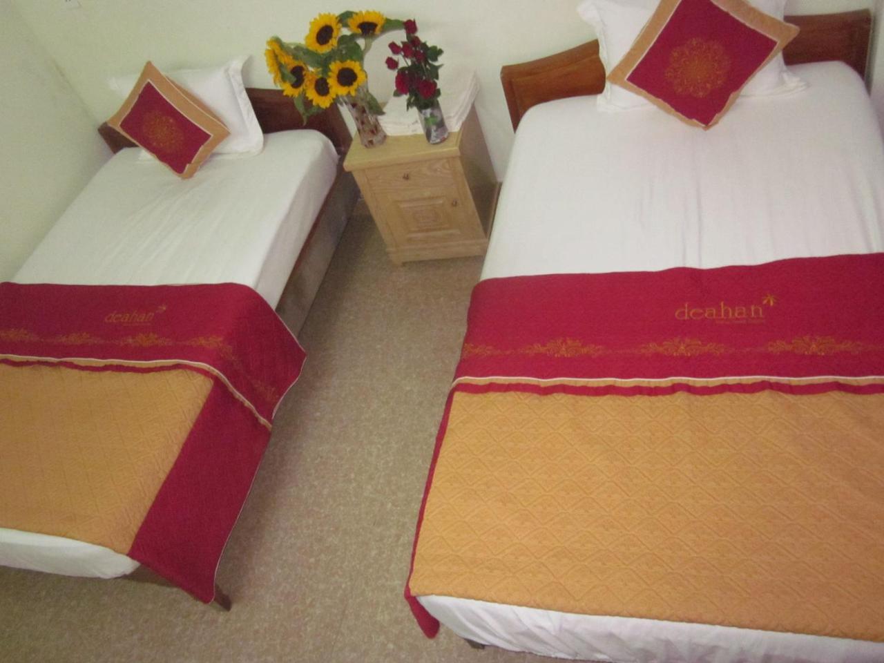 Thien Phu Hostel Фонгня Экстерьер фото