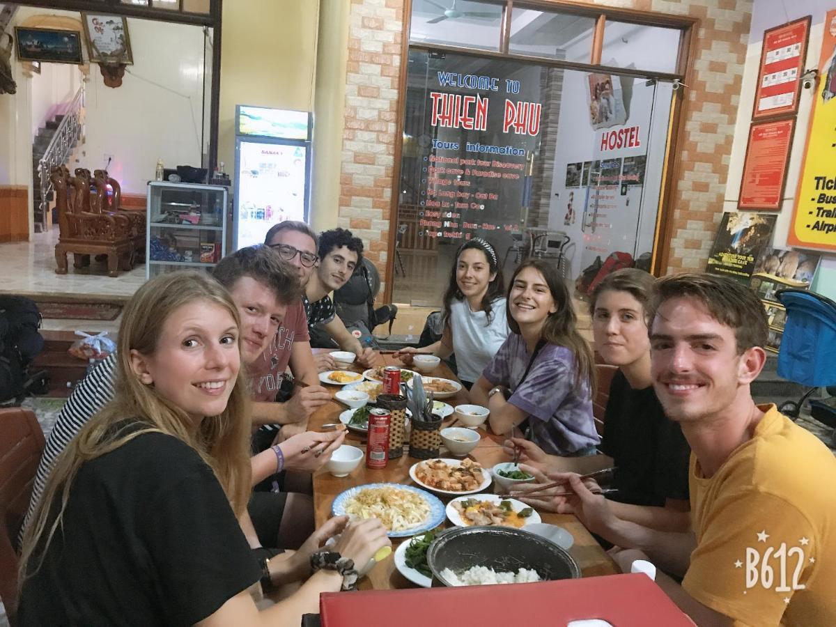 Thien Phu Hostel Фонгня Экстерьер фото